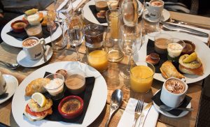 brunch-le-confidentiel-blog-agathe-duchesne-bordeaux-table-assiettes