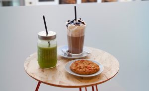 Tthe-ou-cafe-coffee-shop-poitiers-agathe-duchesne-blog-table