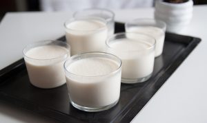 recette-panna-cotta-noix-coco-caramel-ramequins