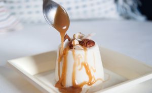 recette-panna-cotta-noix-coco-caramel-topping