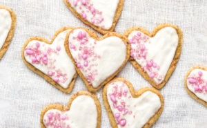 Biscuits-noisette-orange-glacage-coco-vegan-agathe-duchesne