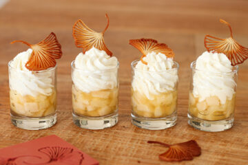presentation-verrines-poire-miel-chantilly-yaourt-tuile